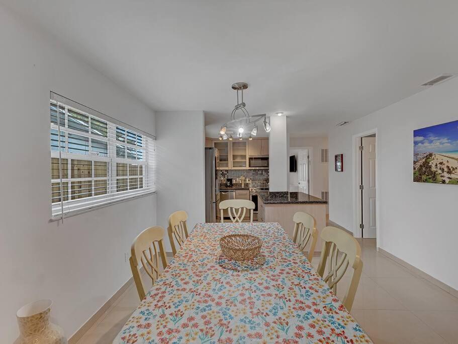 Supervilla - Lakefront - Sunsets, Kayaks, Grill Fort Lauderdale Dış mekan fotoğraf