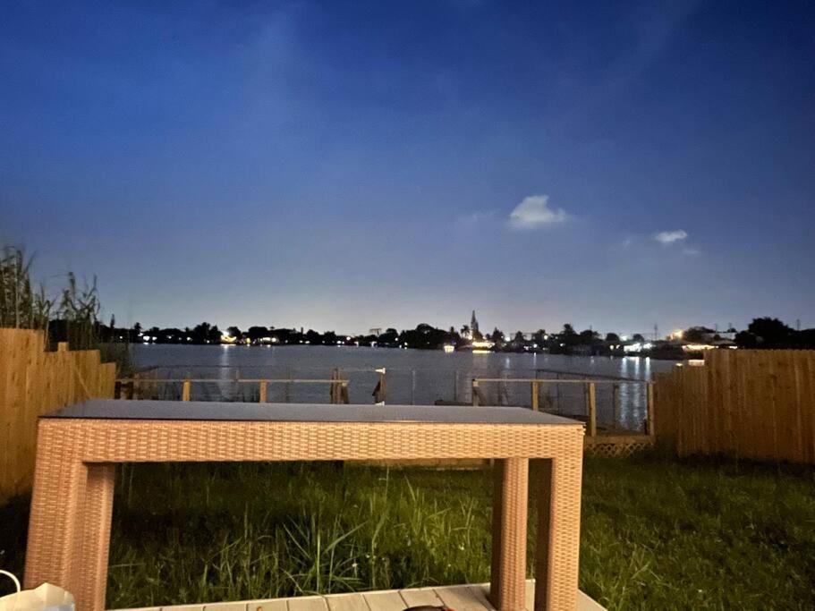 Supervilla - Lakefront - Sunsets, Kayaks, Grill Fort Lauderdale Dış mekan fotoğraf