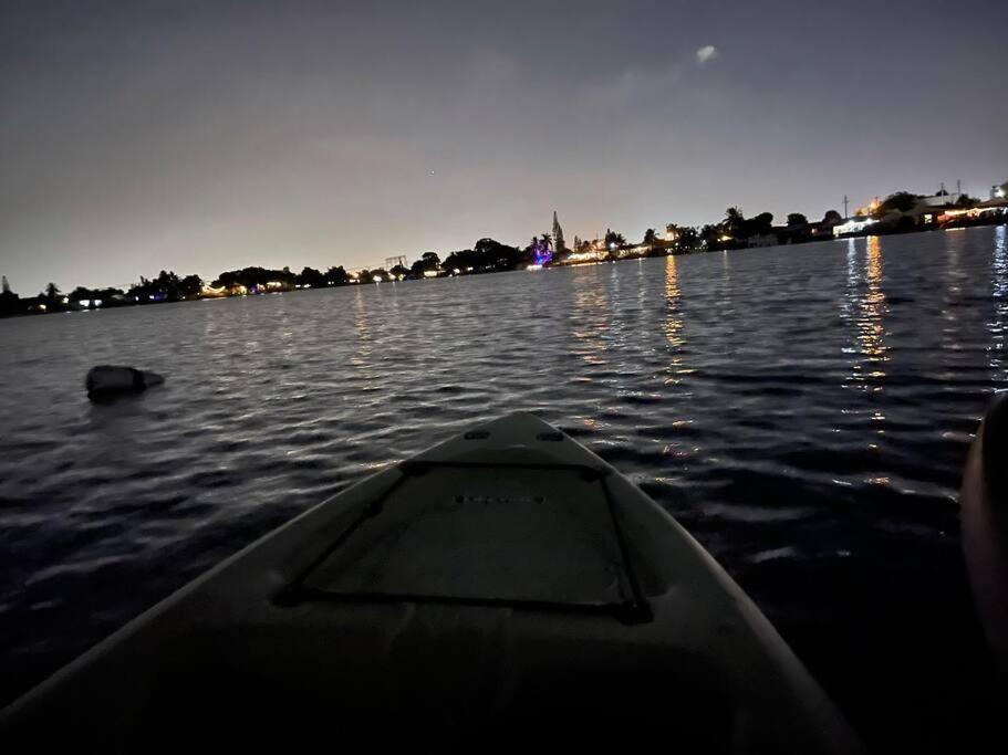 Supervilla - Lakefront - Sunsets, Kayaks, Grill Fort Lauderdale Dış mekan fotoğraf