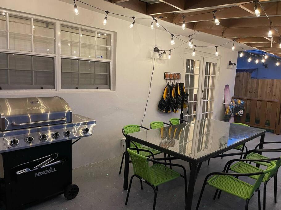 Supervilla - Lakefront - Sunsets, Kayaks, Grill Fort Lauderdale Dış mekan fotoğraf