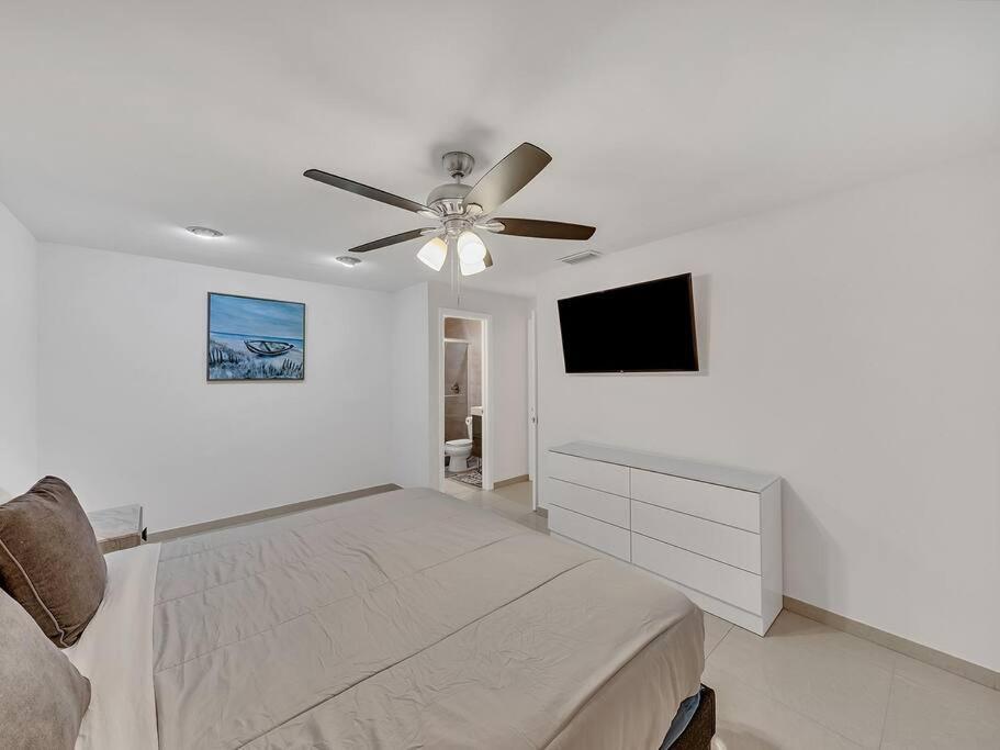 Supervilla - Lakefront - Sunsets, Kayaks, Grill Fort Lauderdale Dış mekan fotoğraf