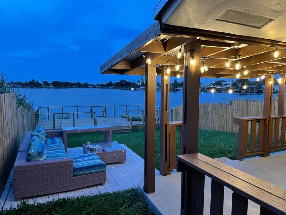 Supervilla - Lakefront - Sunsets, Kayaks, Grill Fort Lauderdale Dış mekan fotoğraf