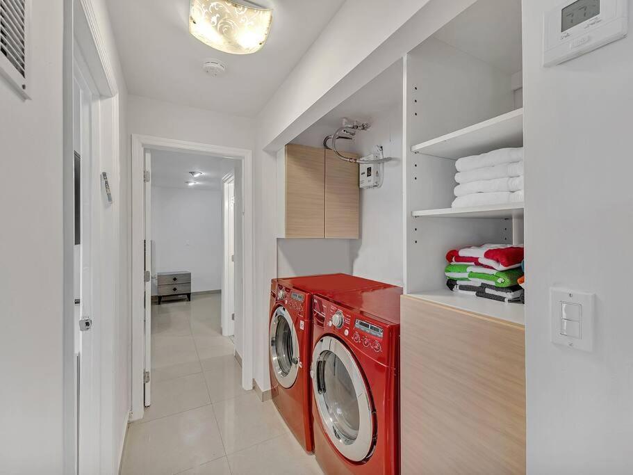 Supervilla - Lakefront - Sunsets, Kayaks, Grill Fort Lauderdale Dış mekan fotoğraf
