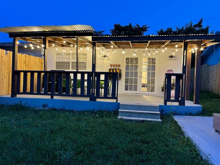 Supervilla - Lakefront - Sunsets, Kayaks, Grill Fort Lauderdale Dış mekan fotoğraf