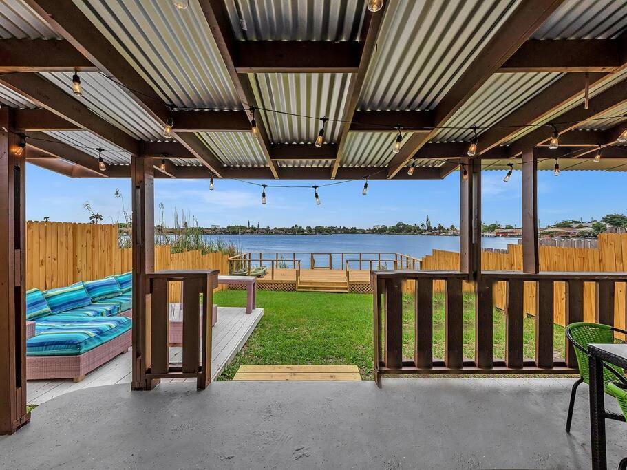 Supervilla - Lakefront - Sunsets, Kayaks, Grill Fort Lauderdale Dış mekan fotoğraf