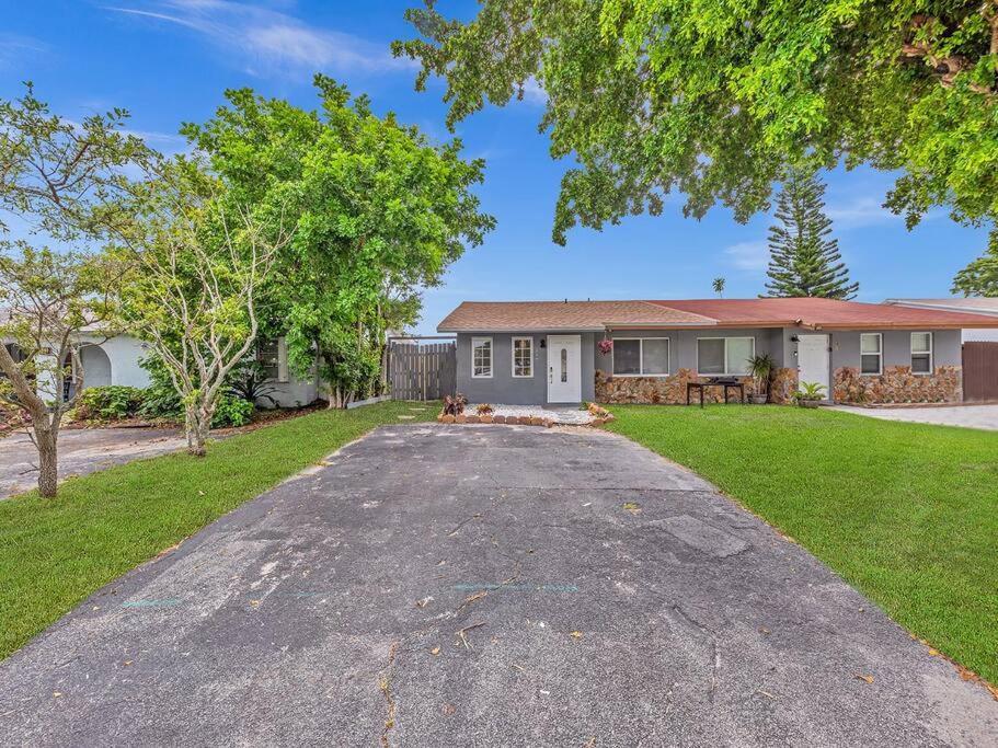 Supervilla - Lakefront - Sunsets, Kayaks, Grill Fort Lauderdale Dış mekan fotoğraf